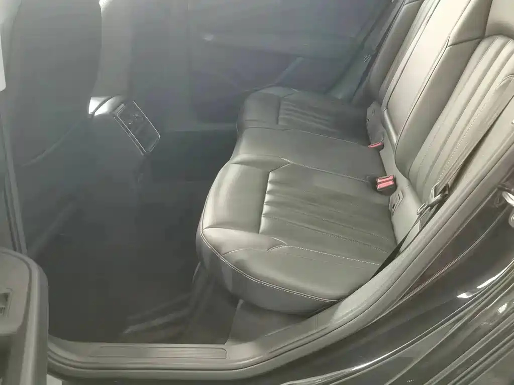 VOLKSWAGEN PASSAT 2020