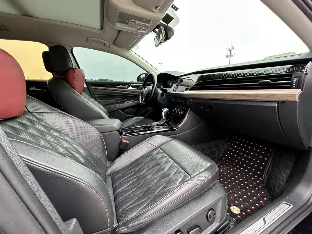 VOLKSWAGEN PASSAT 2020