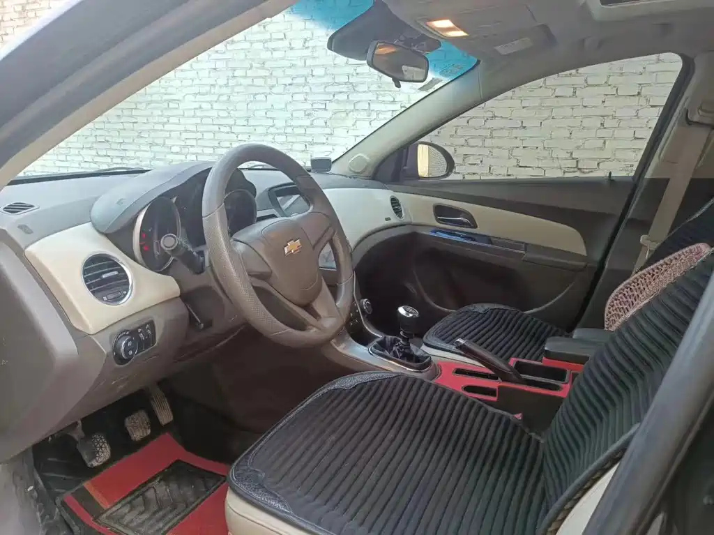 CHEVROLET CRUZE 2015