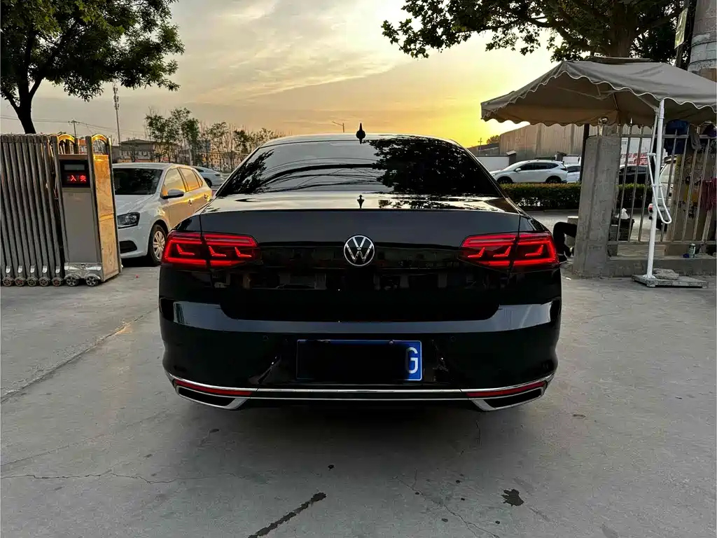 VOLKSWAGEN MAGOTAN 2022