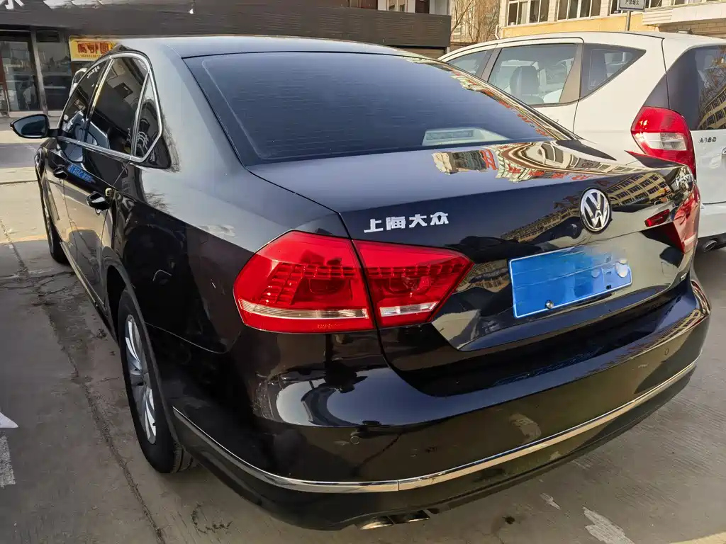 VOLKSWAGEN PASSAT 2014