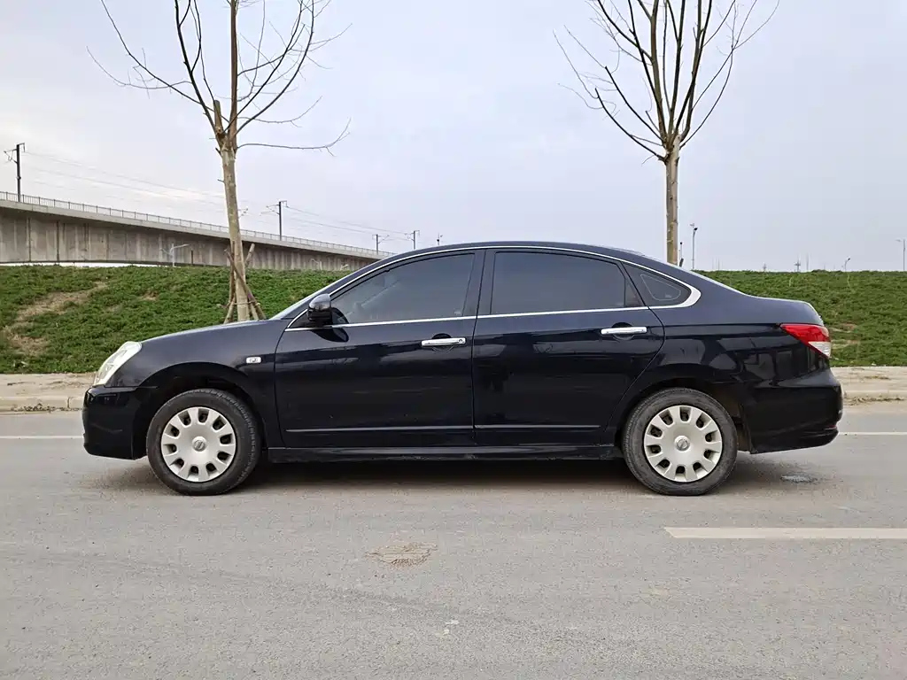 NISSAN SYLPHY 2014