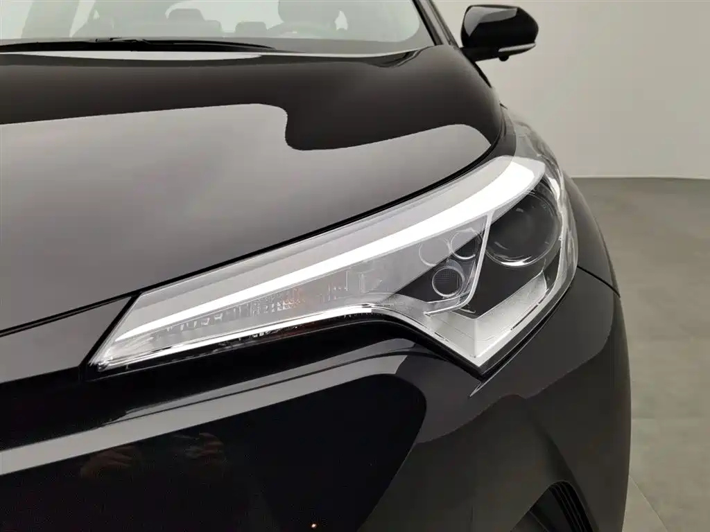 TOYOTA IZOA 2021