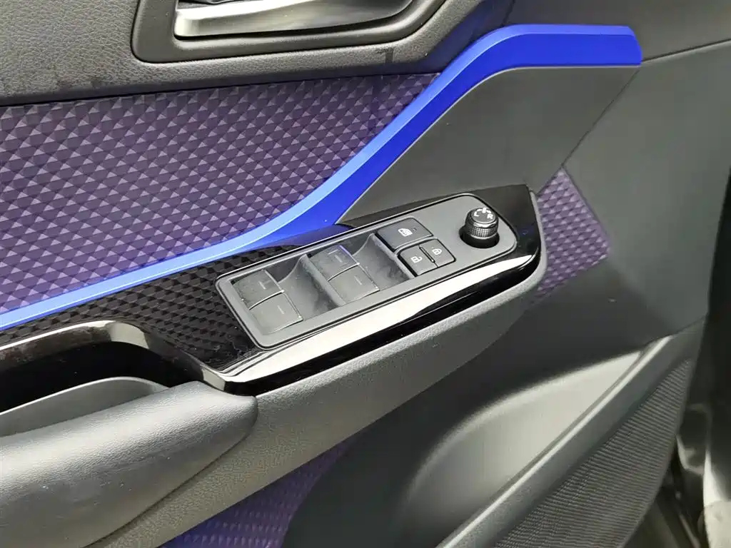 TOYOTA IZOA 2021