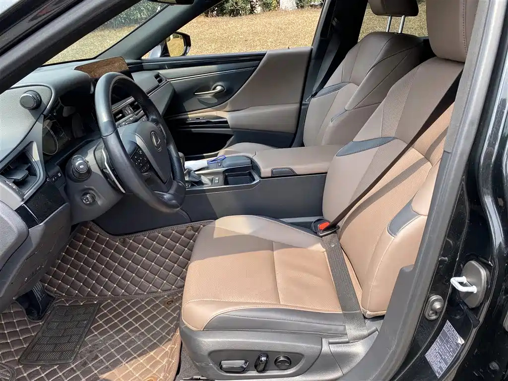 LEXUS ES 2022
