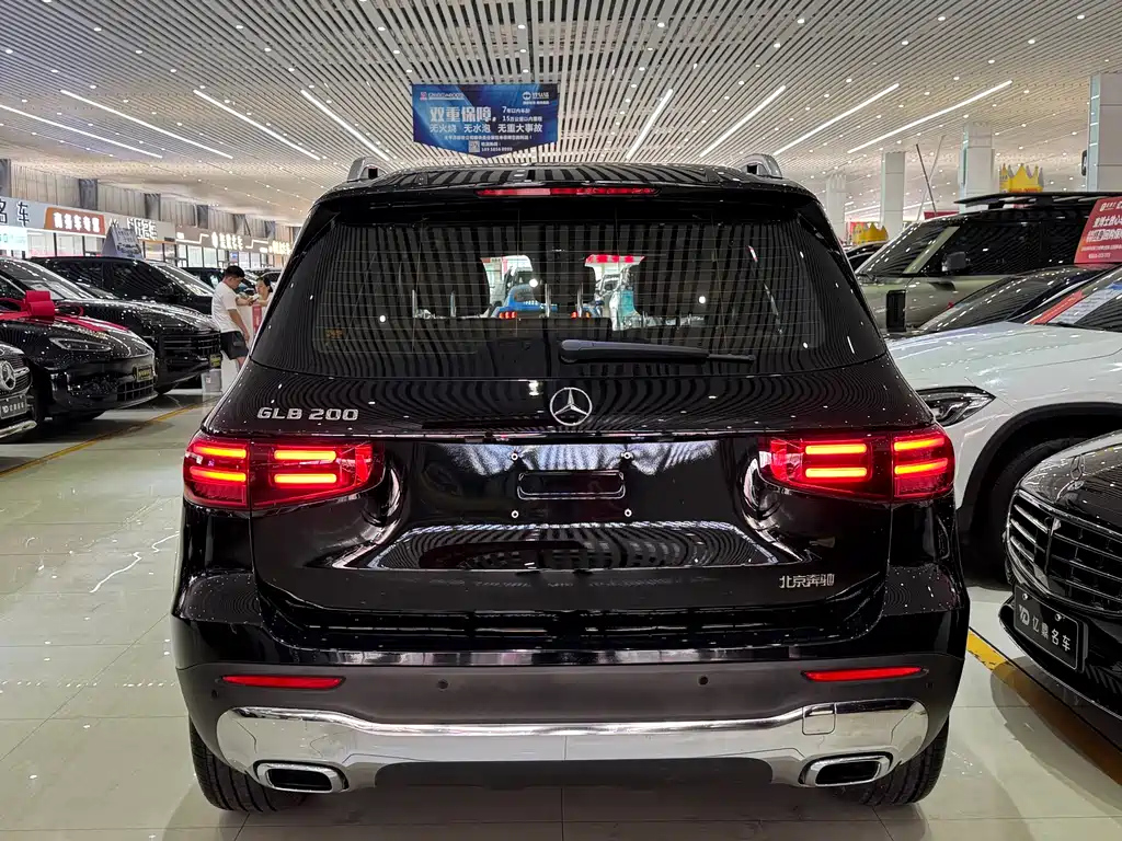 MERCEDES BENZ GLB 2024