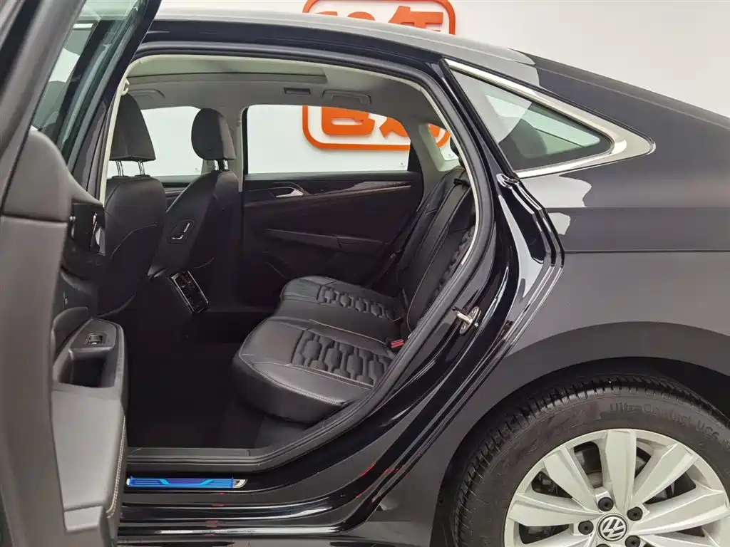 VOLKSWAGEN PASSAT 2020