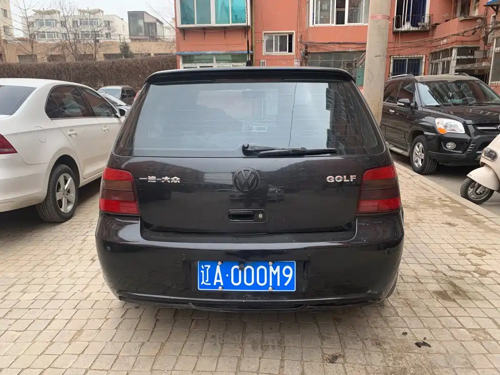 VOLKSWAGEN GOLF 2009