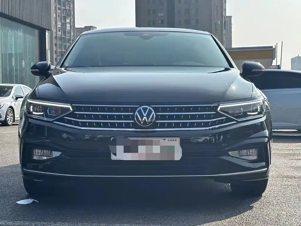 VOLKSWAGEN MAGOTAN 2023