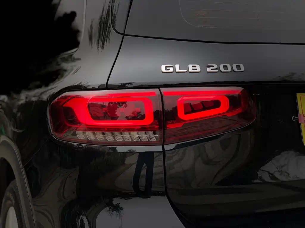 MERCEDES BENZ GLB 2021