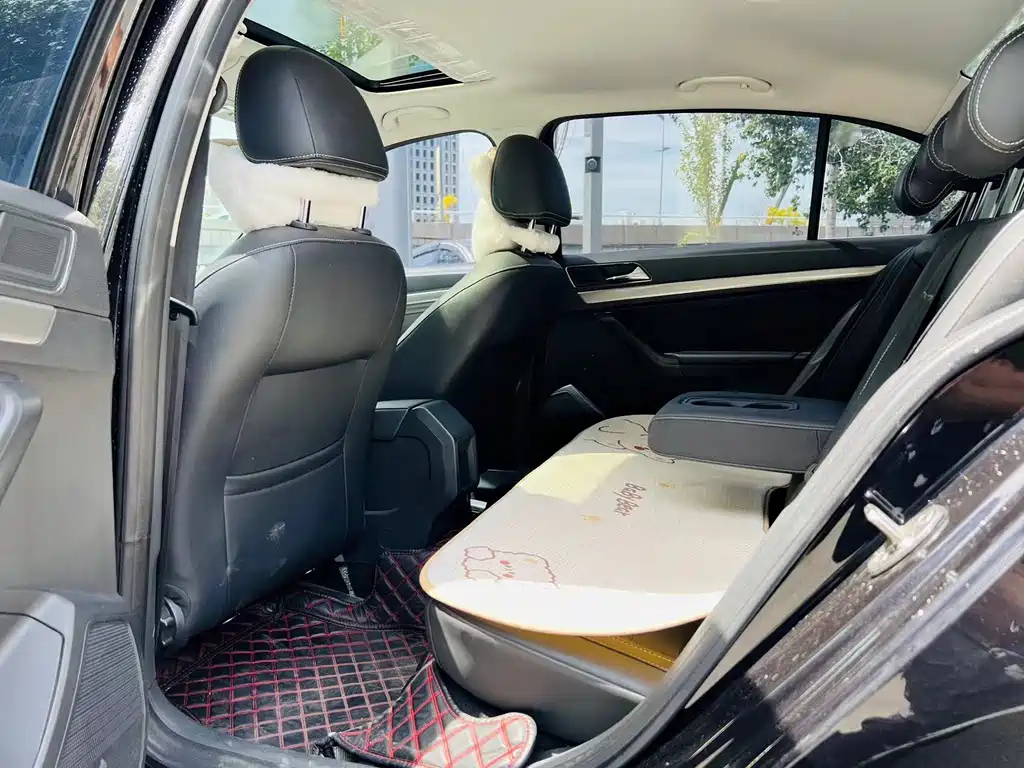 VOLKSWAGEN LAVIDA 2018