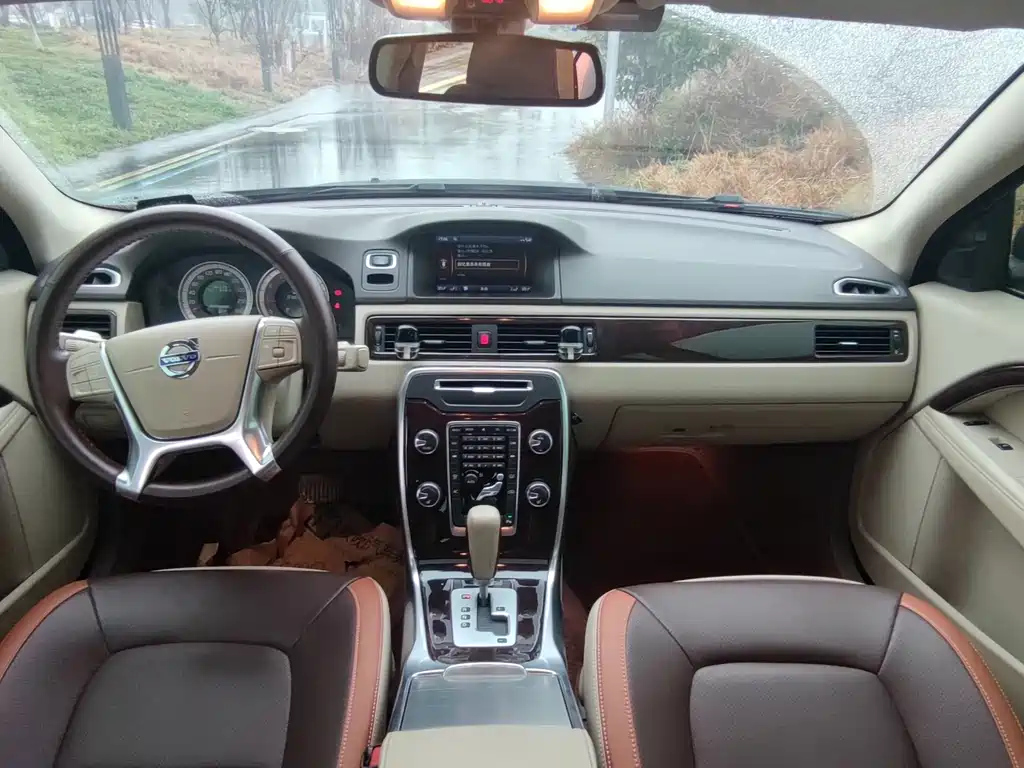 VOLVO S80L 2013