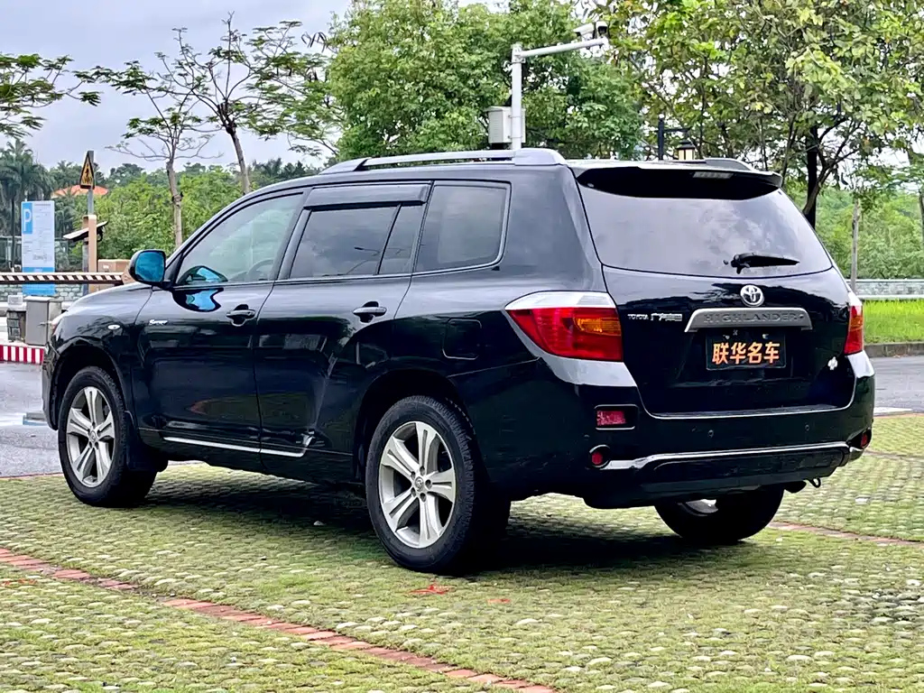 TOYOTA HIGHLANDER 2011
