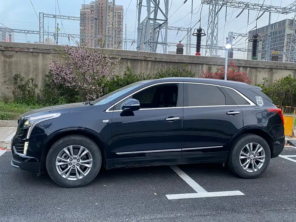CADILLAC XT5 2021