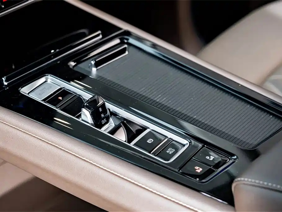 VOLKSWAGEN VILORAN 2024