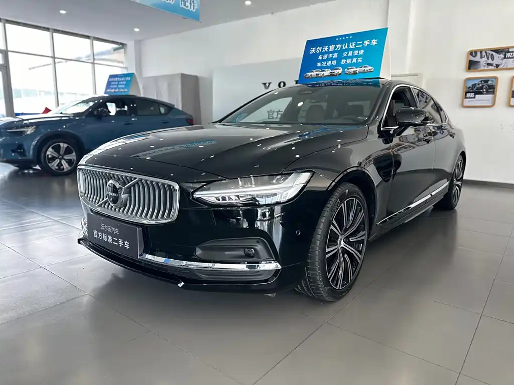 VOLVO S90 2024