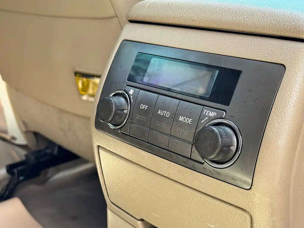 TOYOTA HIGHLANDER 2011