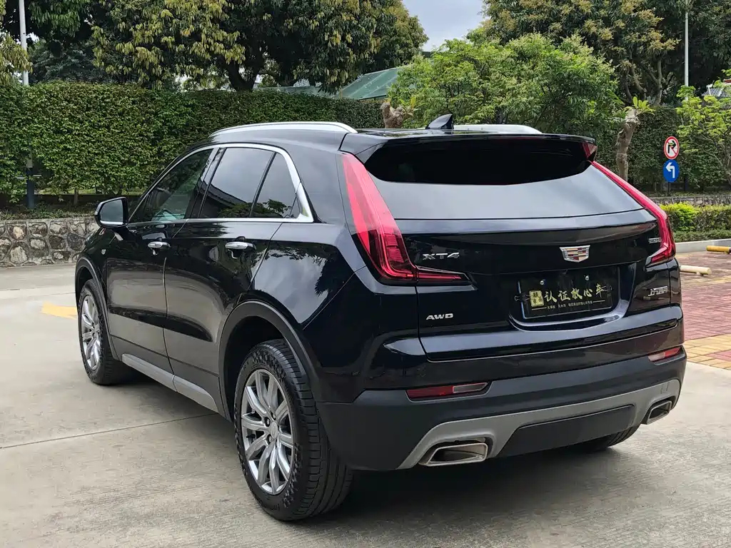 CADILLAC XT4 2021