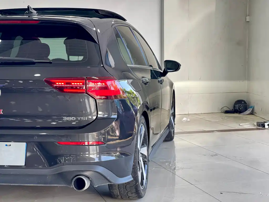 VOLKSWAGEN GOLF GTI 2021