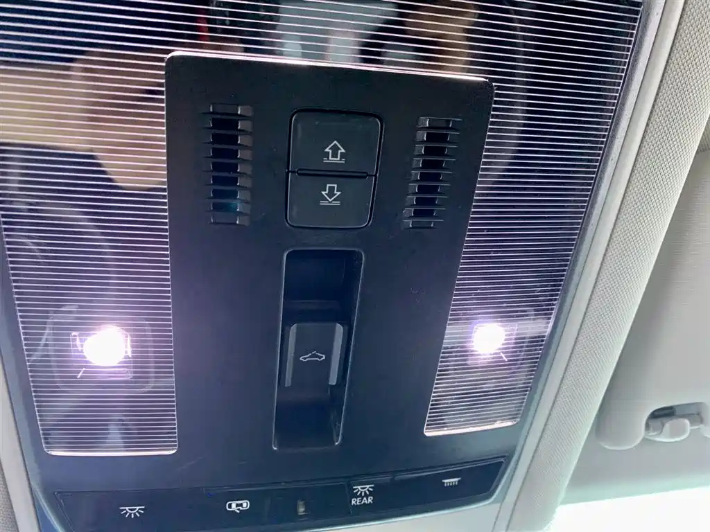 VOLKSWAGEN PASSAT 2021