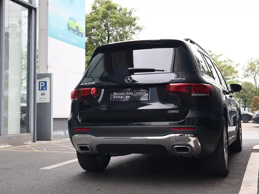 MERCEDES BENZ GLB 2023