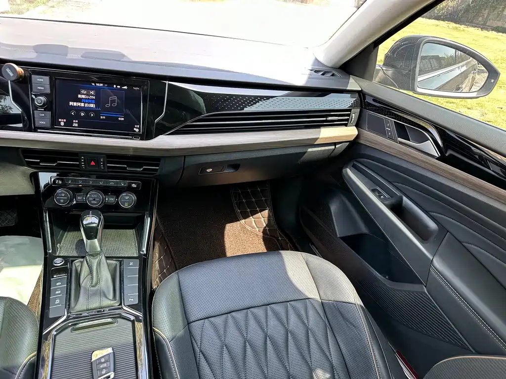 VOLKSWAGEN PASSAT 2020
