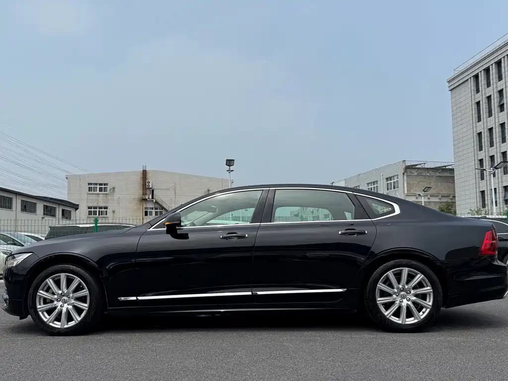 VOLVO S90 2020
