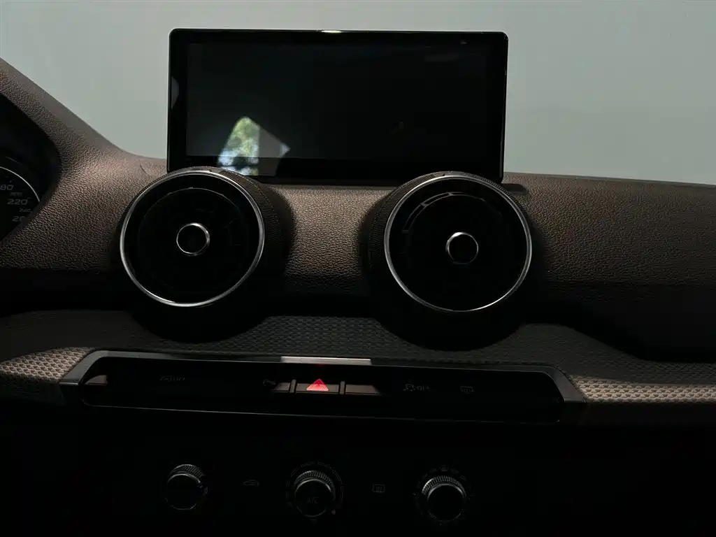 AUDI Q2L 2021