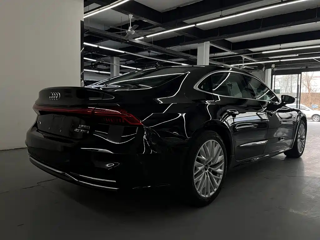 AUDI A7L 2024