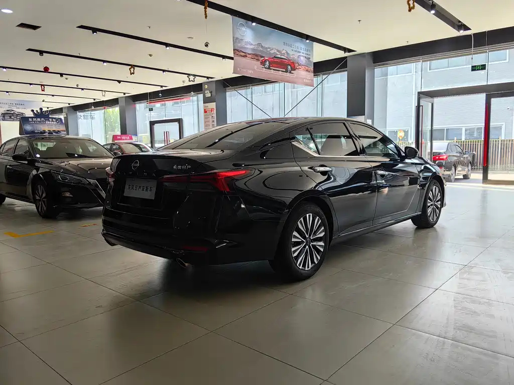NISSAN TEANA 2023
