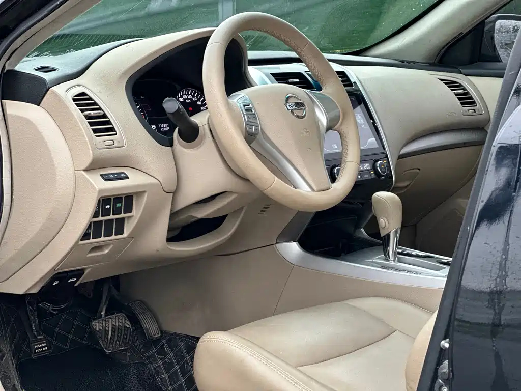NISSAN TEANA 2016
