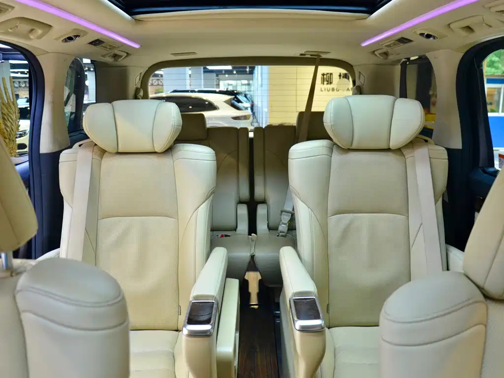 TOYOTA ALPHARD 2018