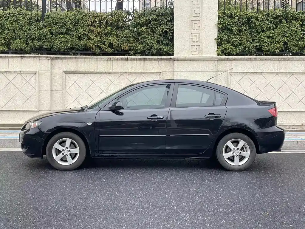 MAZDA 3 2008