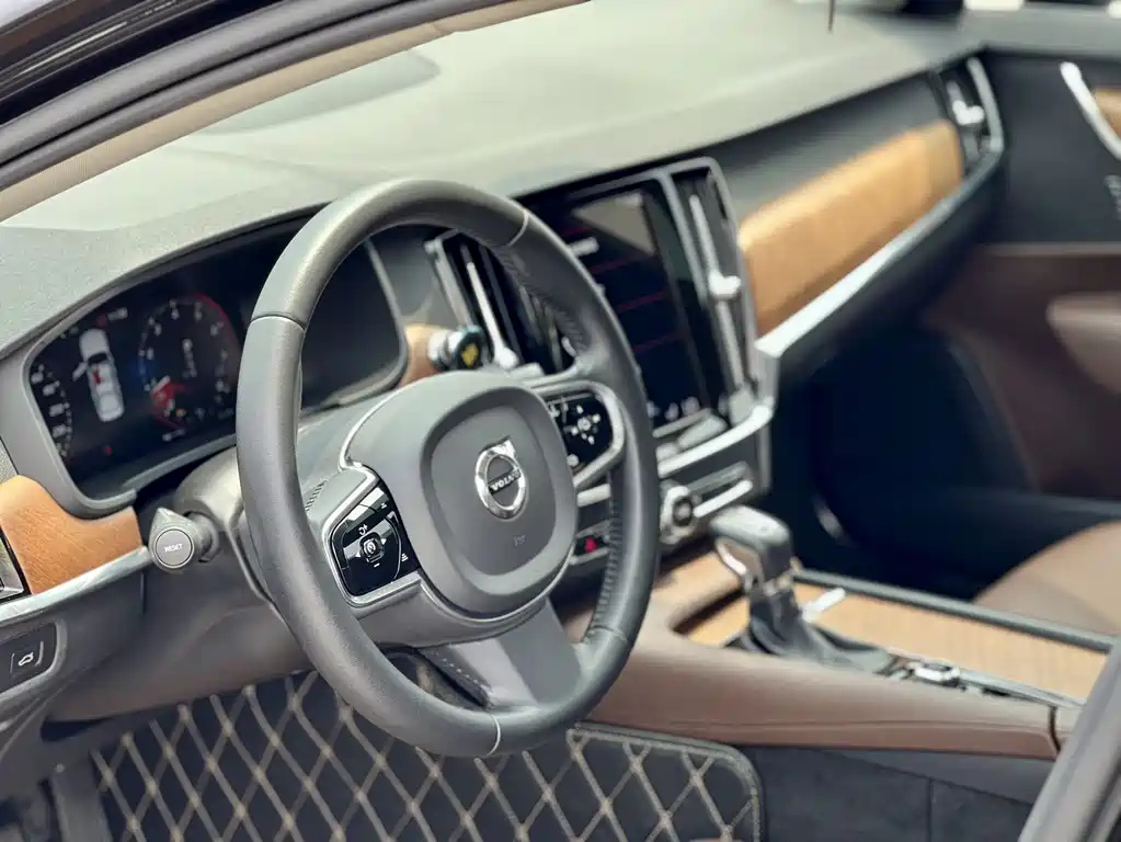VOLVO S90 2020