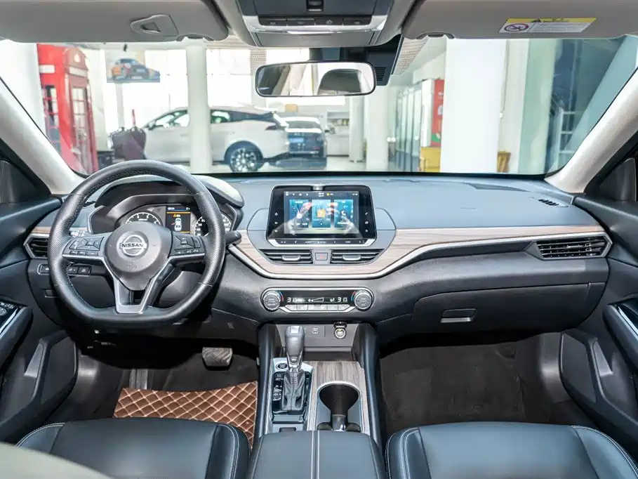 NISSAN TEANA 2022