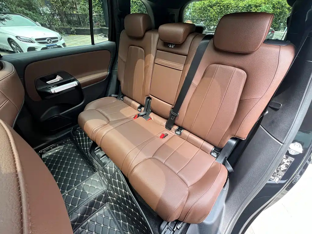 MERCEDES BENZ GLB 2023