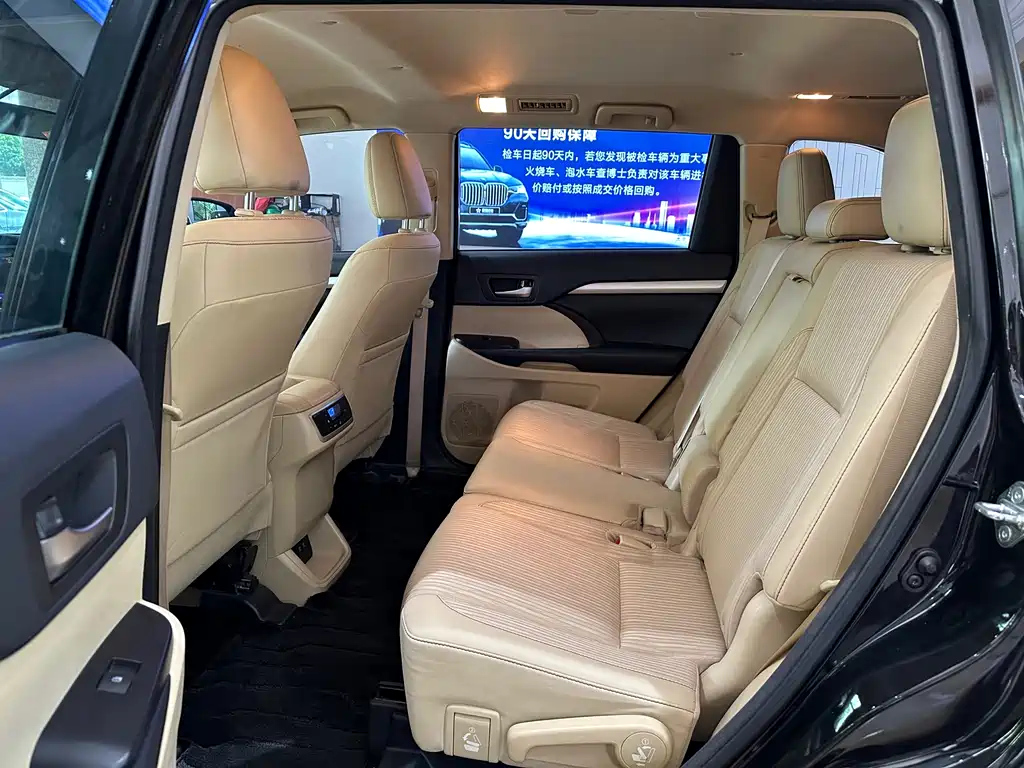 TOYOTA HIGHLANDER 2019