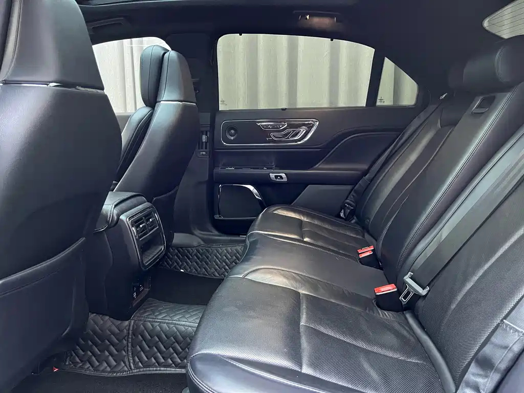 LINCOLN CONTINENTAL 2019