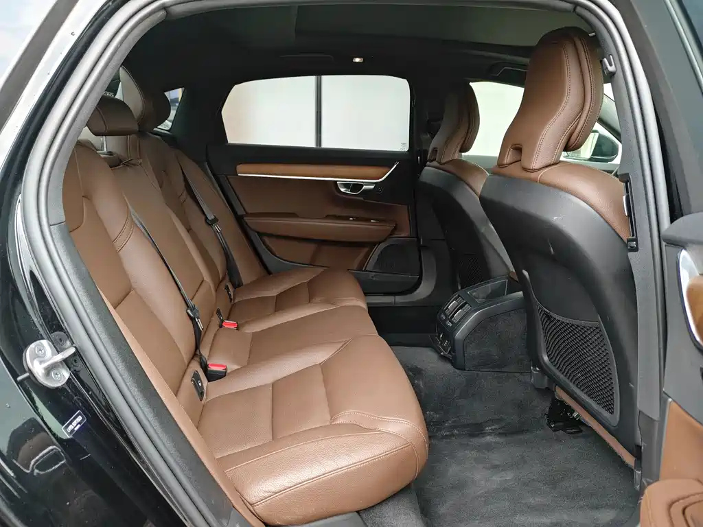 VOLVO S90 2022