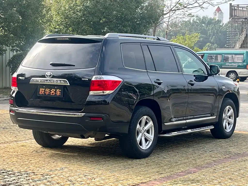 TOYOTA HIGHLANDER 2013