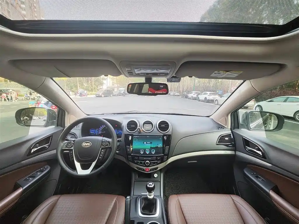 BYD S7 2015