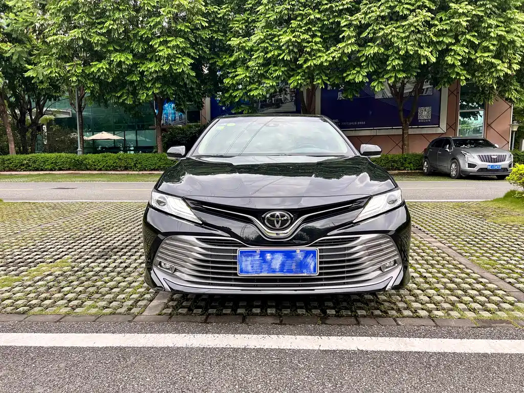 TOYOTA CAMRY 2018