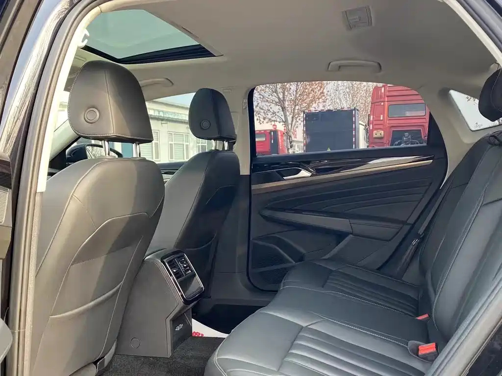 VOLKSWAGEN PASSAT 2021