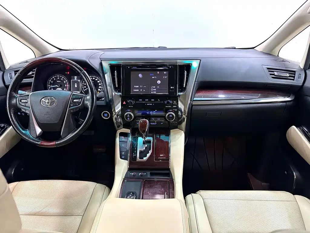 TOYOTA ALPHARD 2017