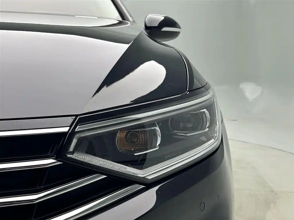 VOLKSWAGEN MAGOTAN 2020