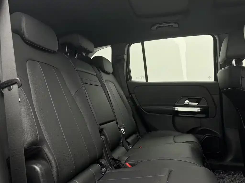 MERCEDES BENZ GLB 2023