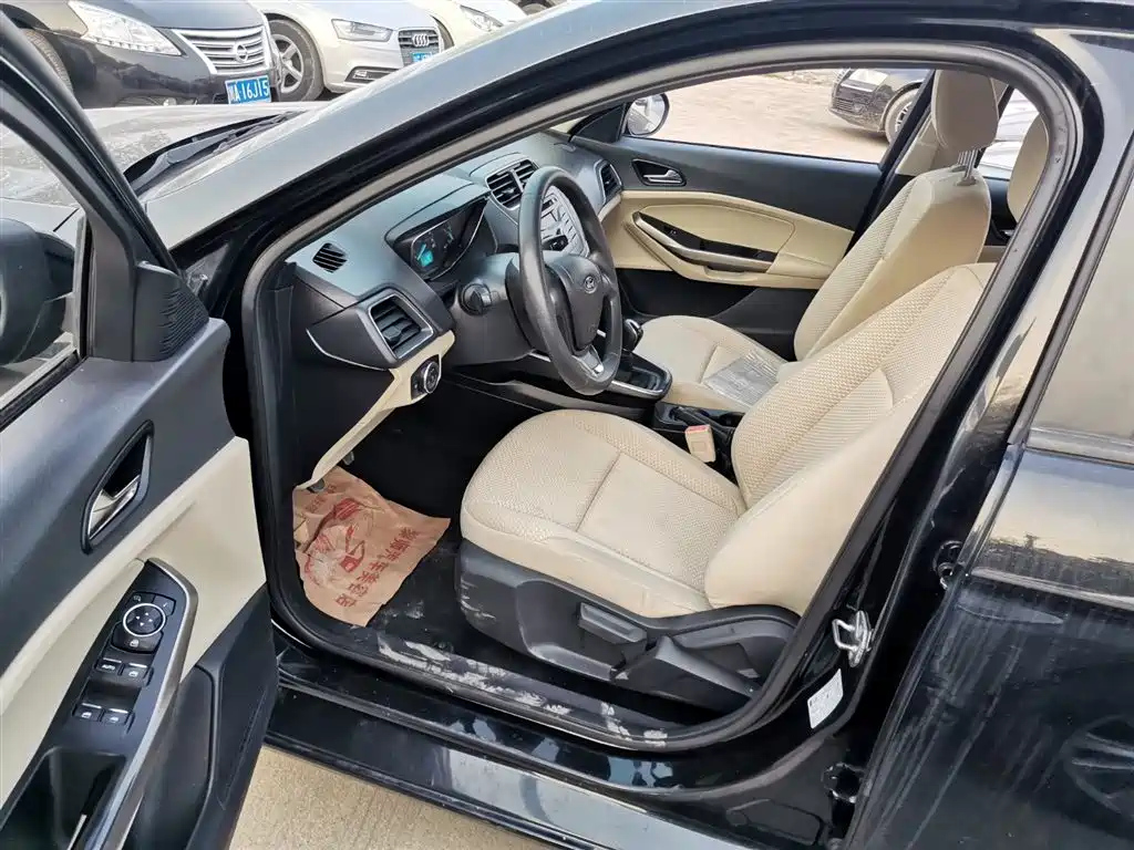 FORD ESCORT 2016