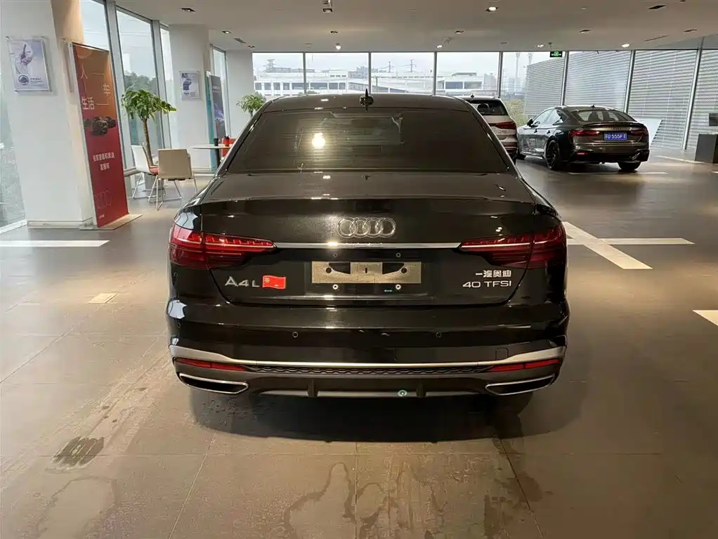 AUDI A4L 2021