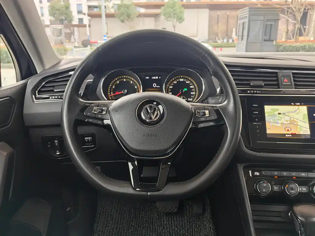 VOLKSWAGEN TIGUAN L 2020