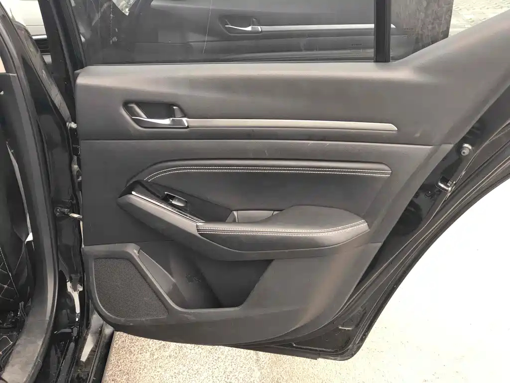 NISSAN TEANA 2019